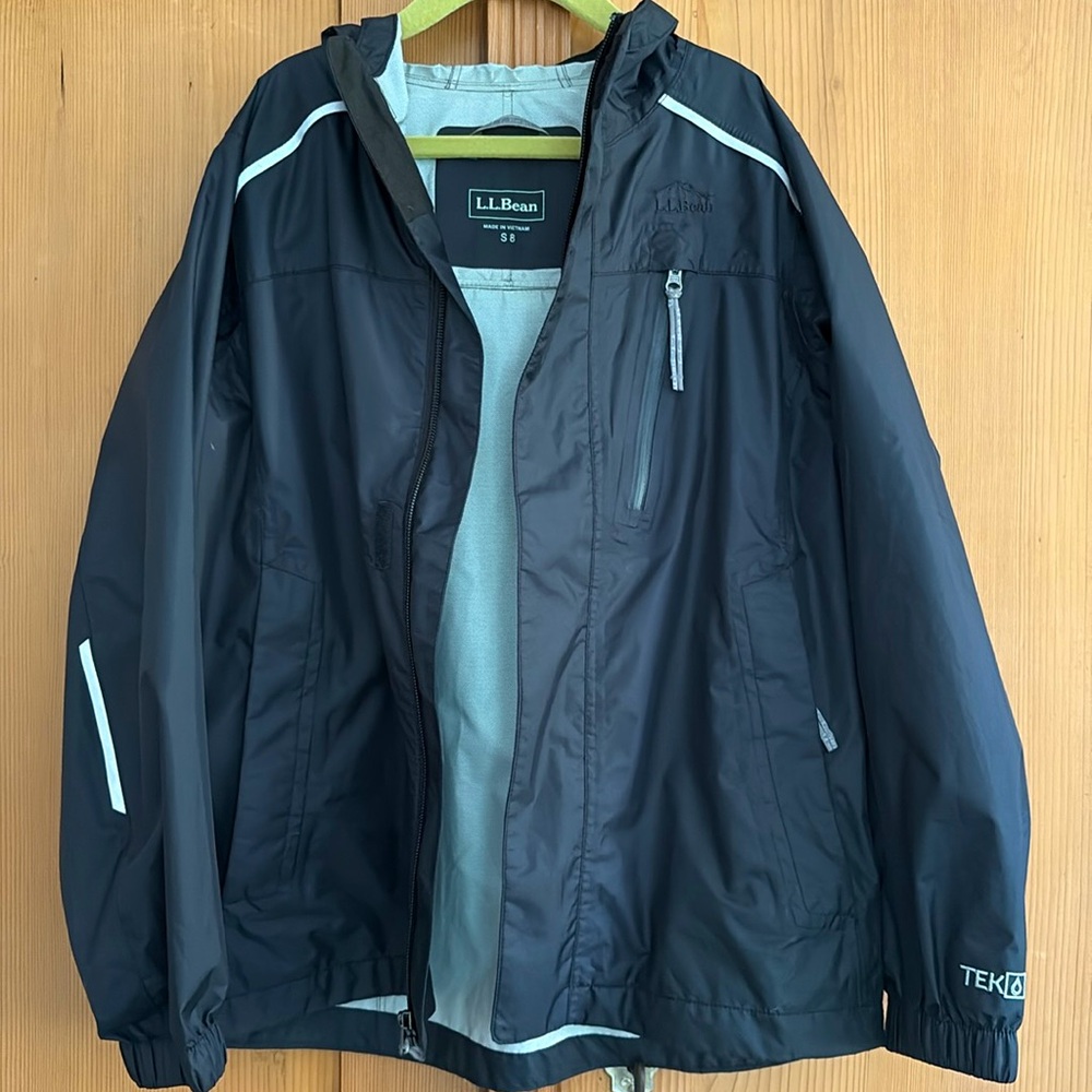 LL Bean Kids' Trail Model Rain Jacket size 8 black